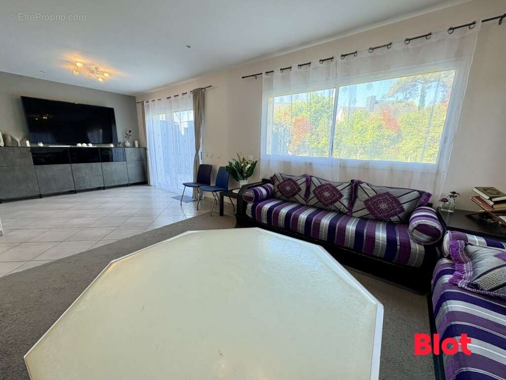 Maison à VEZIN-LE-COQUET