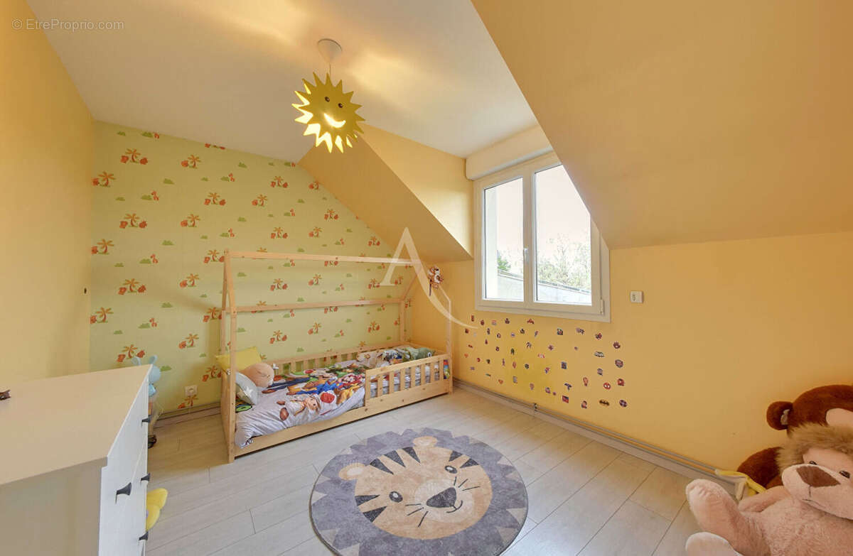 Maison à OZOIR-LA-FERRIERE