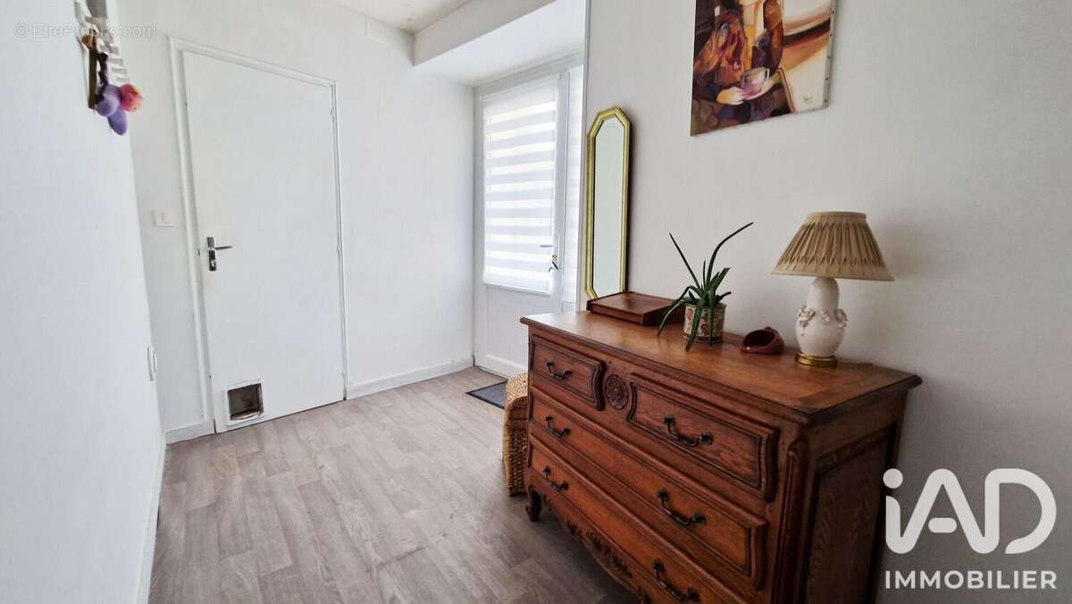 Maison 130 m² à Xanton-Chassenon  - photo 6