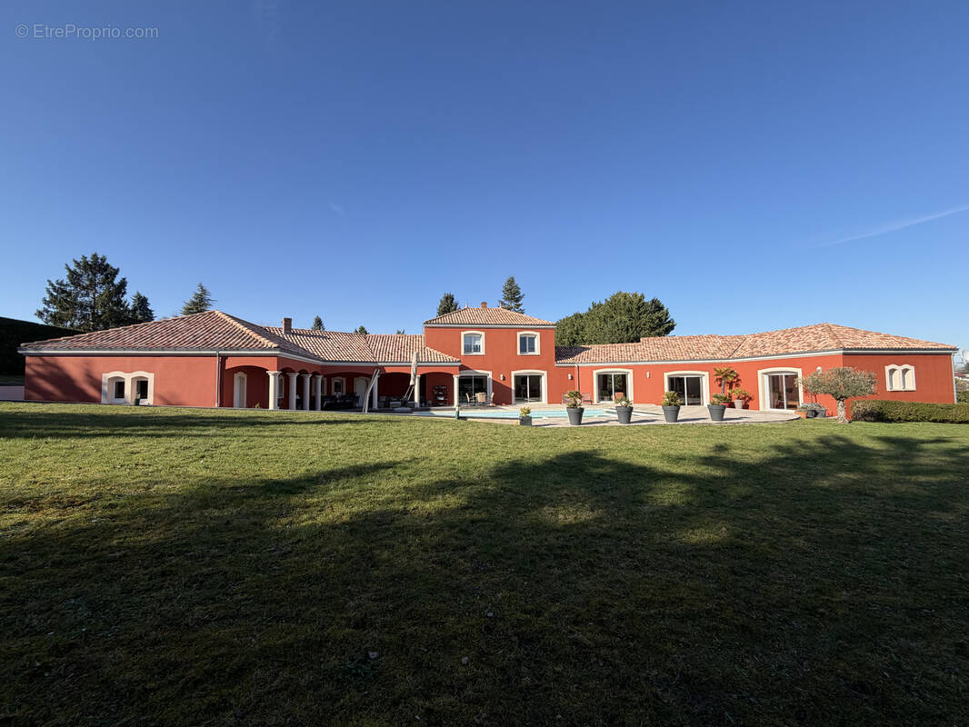 Nouveaute en exclusivite - villa - 330 m2 - photo 2