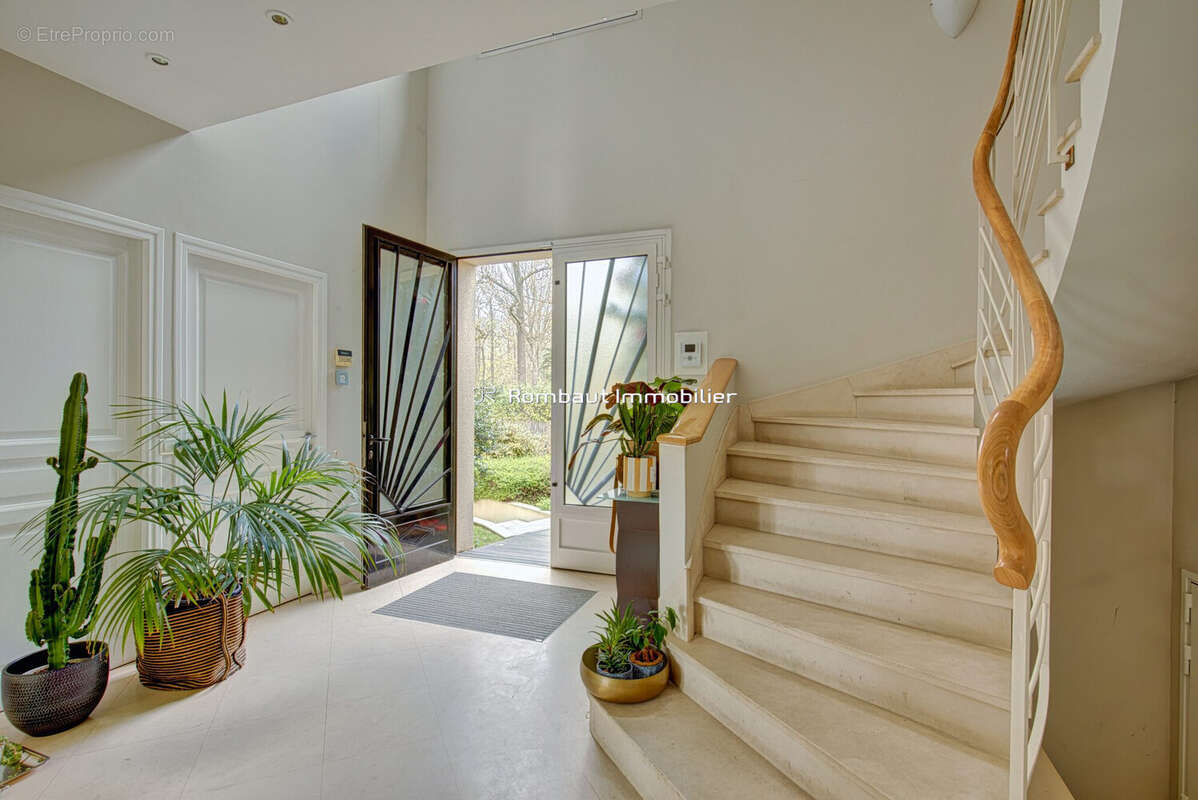 Maison à LA CELLE-SAINT-CLOUD