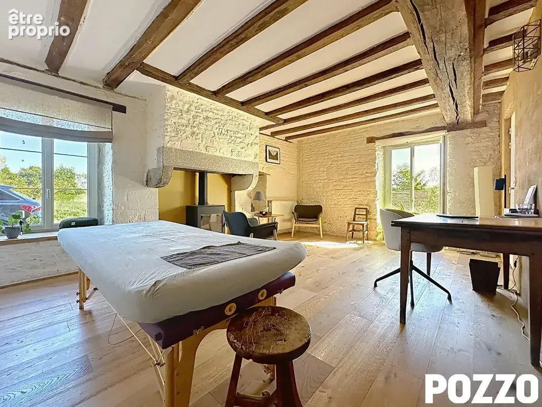 Maison en pierres du XVIIème siècle Bacilly 8 pièce(s) 286 m2 - 11929 m² de terrain - Possibilité chambres d'hotes - photo 8