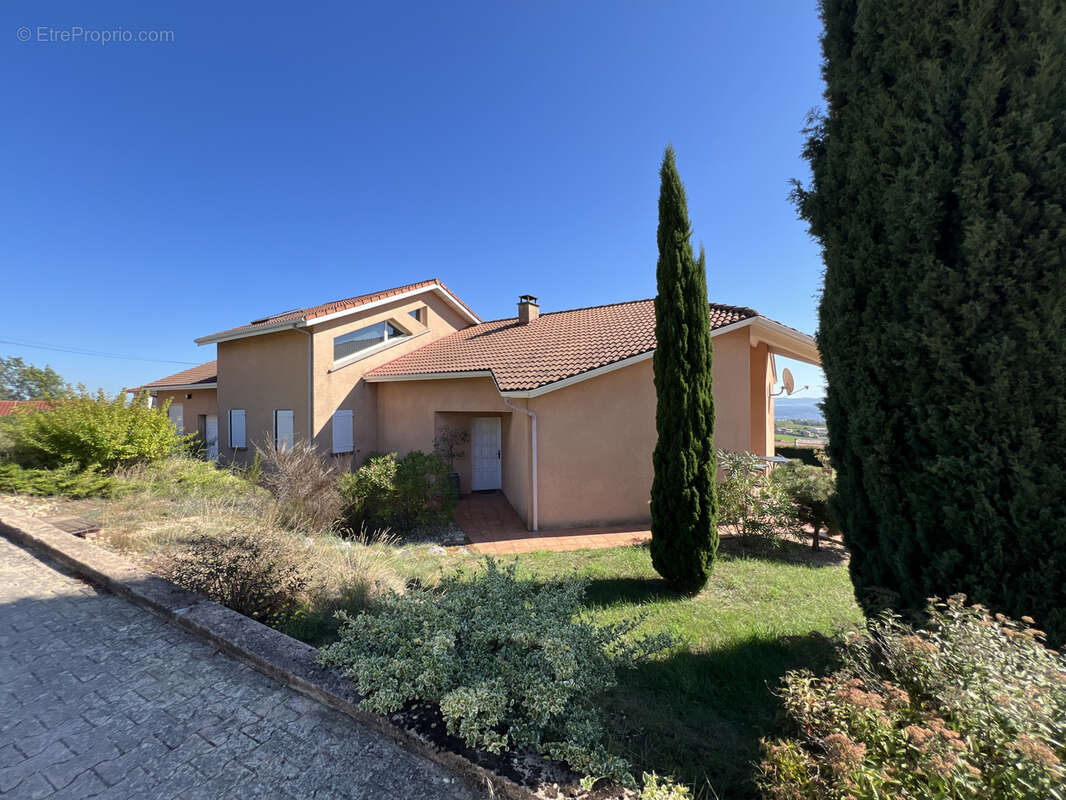 Maison à SAINT-PIERRE-DE-BOEUF