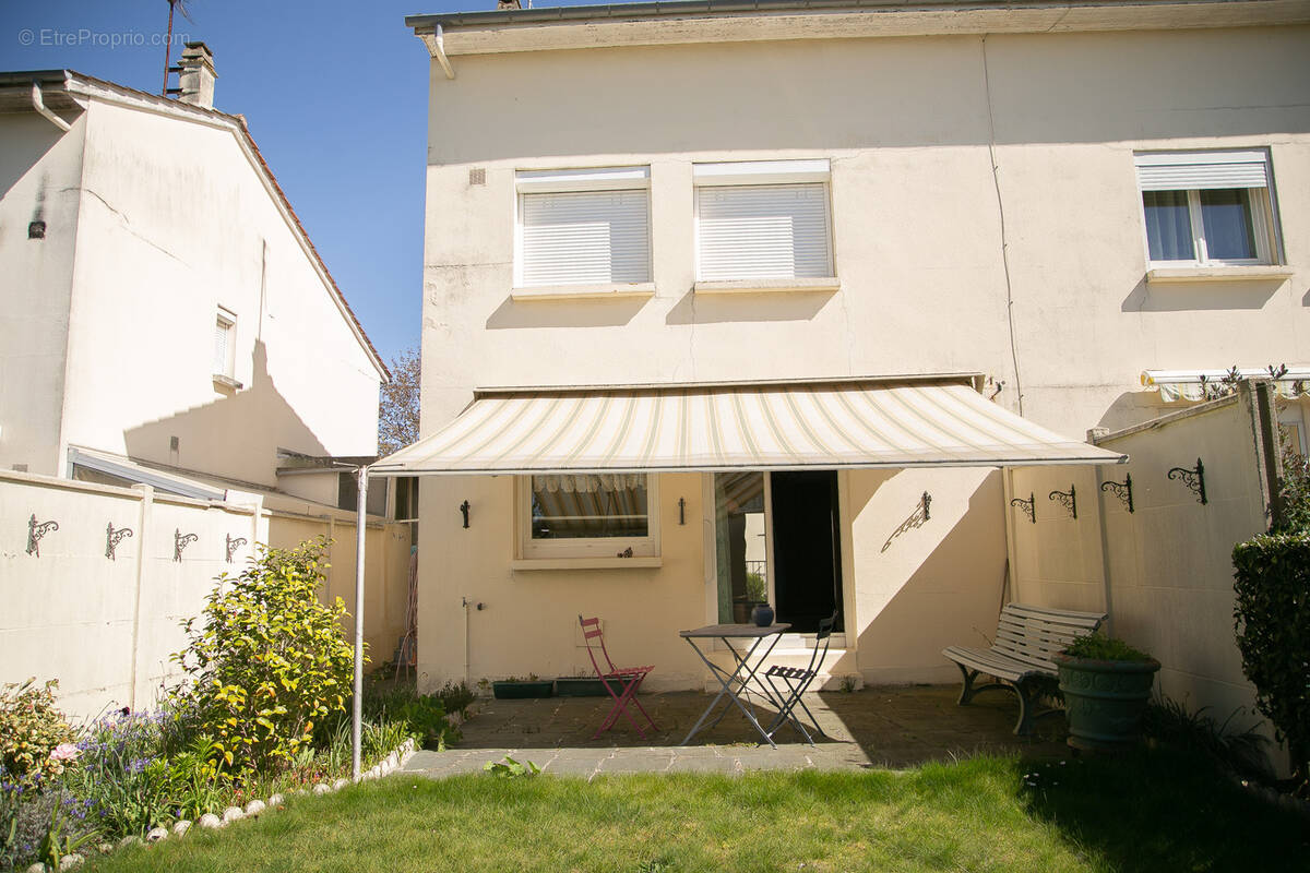 Maison à PETIT-COURONNE