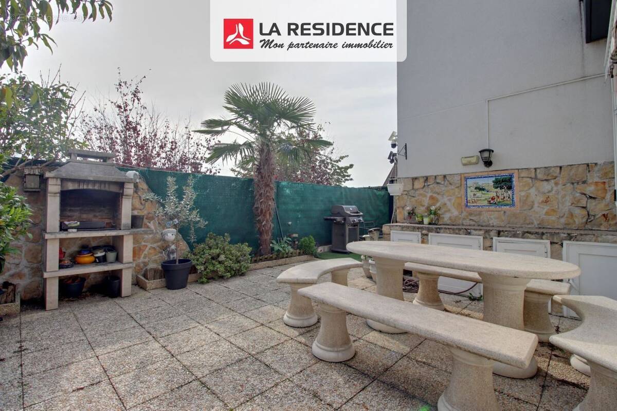 Appartement à SARTROUVILLE