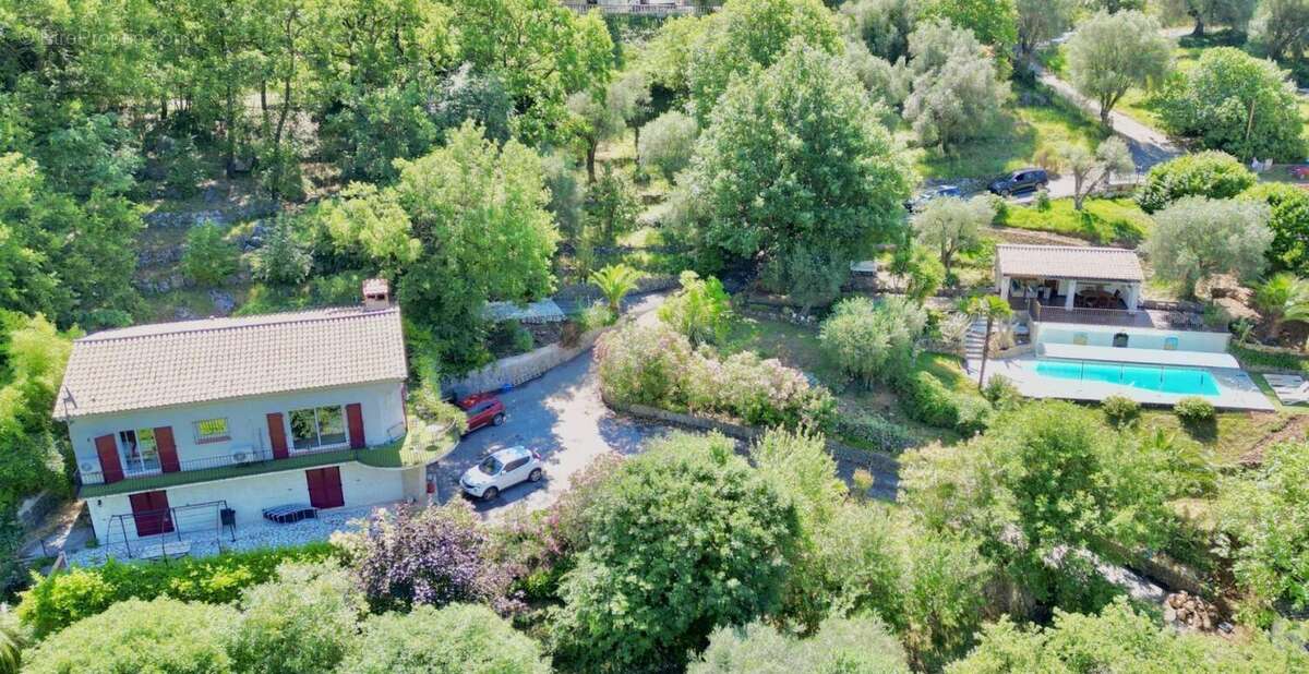 Maison à TOURRETTES-SUR-LOUP