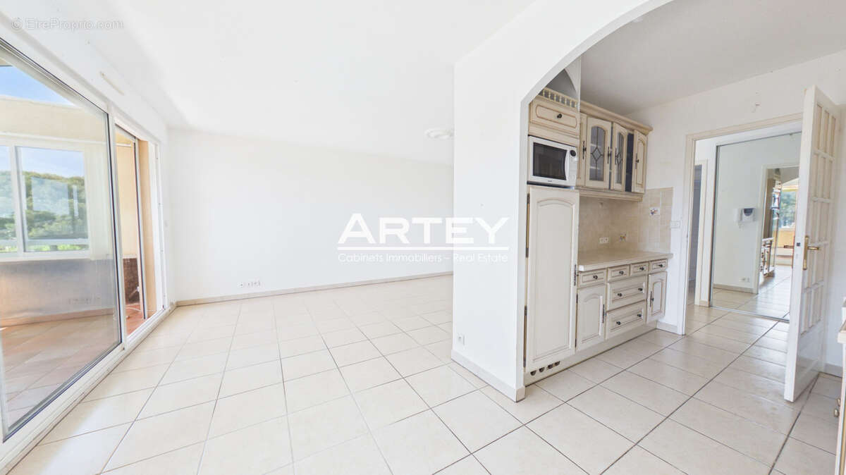 Appartement à CARQUEIRANNE
