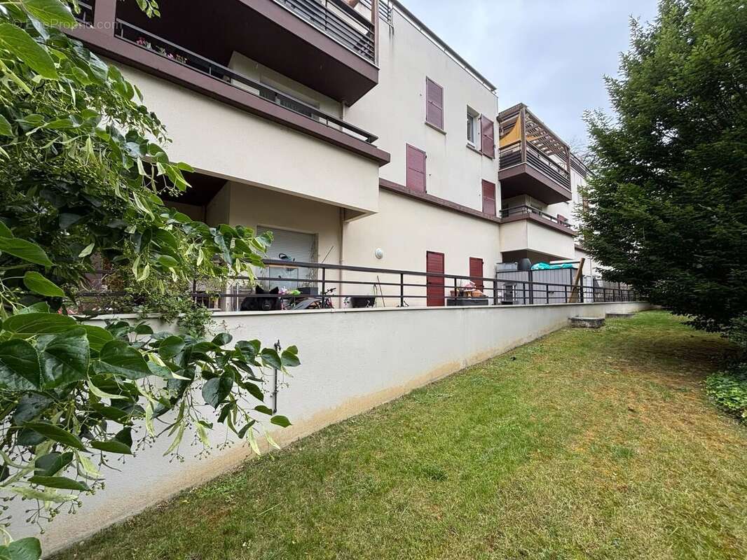 Appartement à SAINTRY-SUR-SEINE