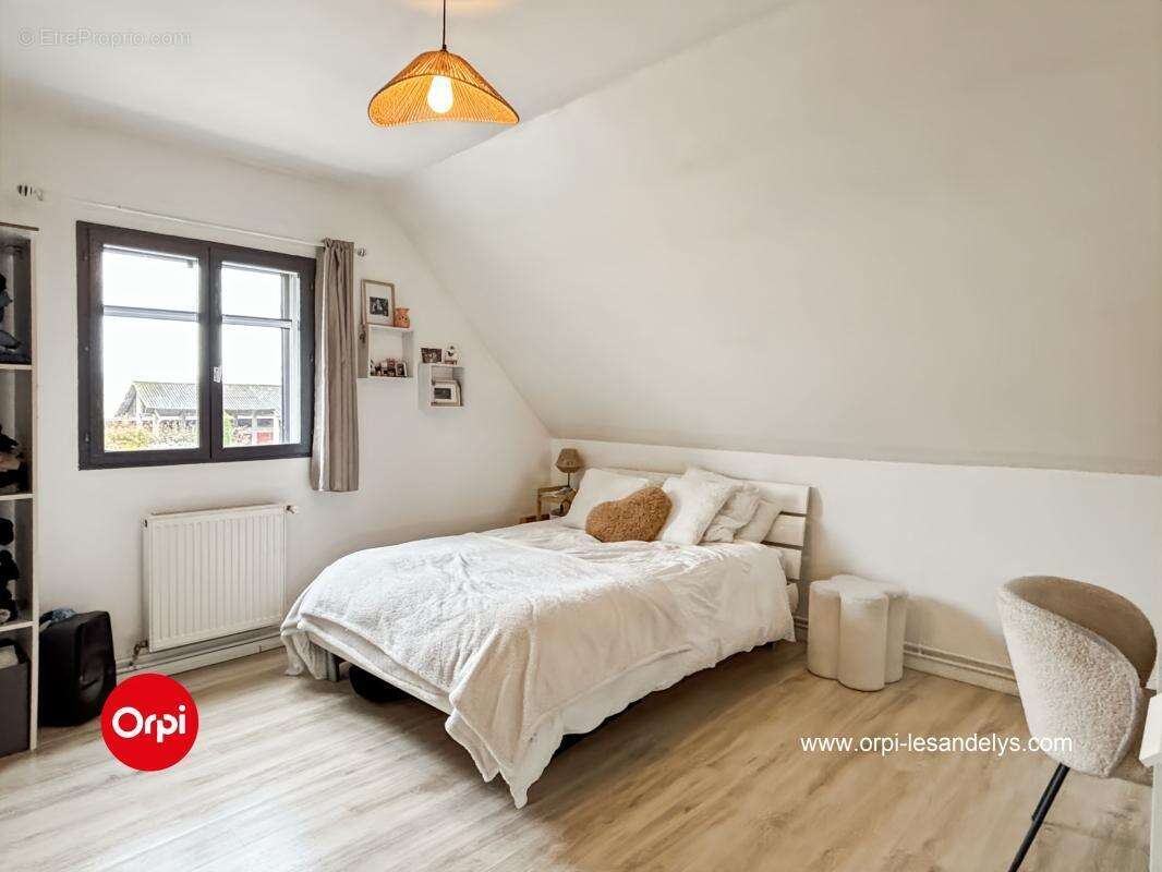 Maison à COURCELLES-SUR-SEINE