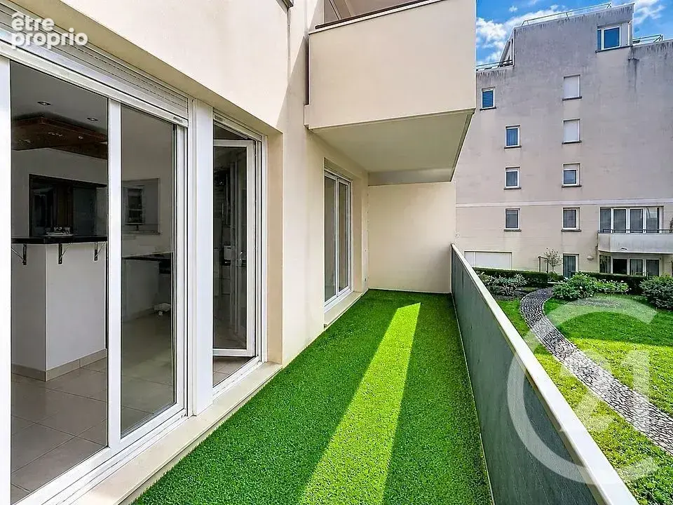 Appartement 65 m² à Combs-La-Ville  - photo 10