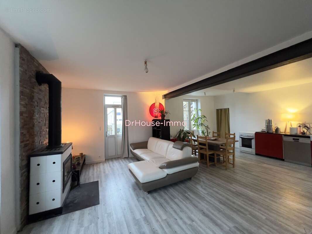 Maison à SAINTE-MAURE-DE-TOURAINE