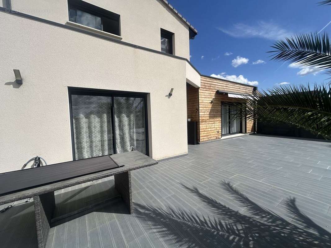 Maison à SAINT-LATTIER