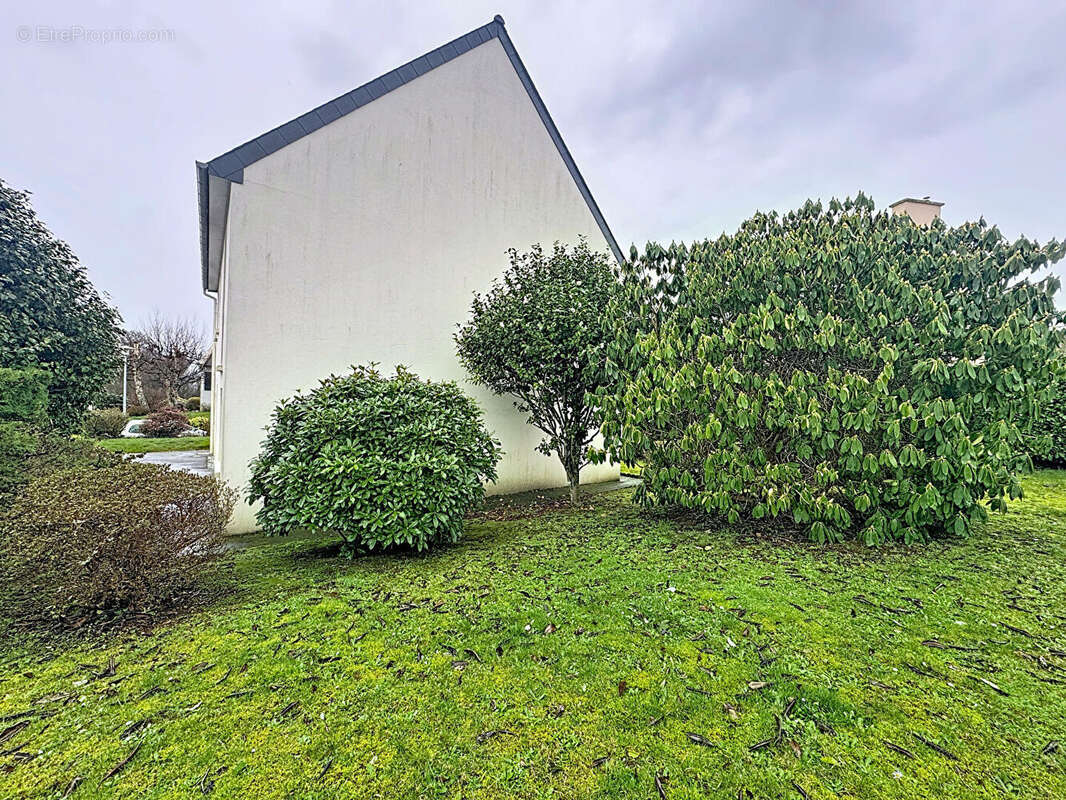 Maison à LE RELECQ-KERHUON