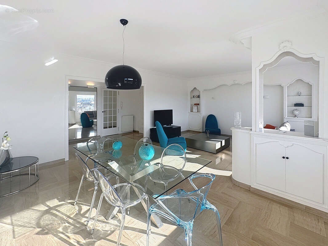 Appartement à SAINT-ETIENNE