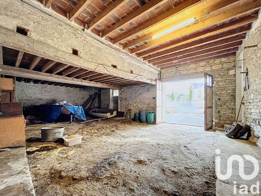 Photo 1 - Maison à MAILLY-LE-CHATEAU