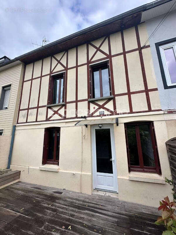 Maison à MONTVILLE