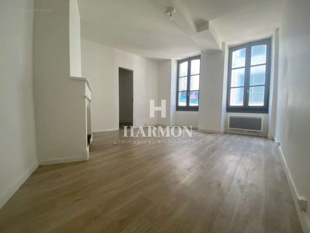 Harmon à vendre : PAU / Château T2 + annexe. - photo 2