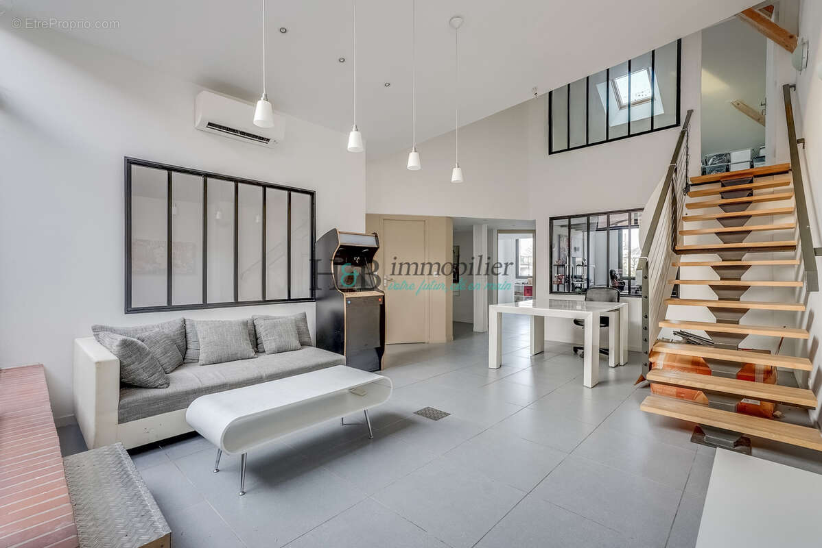 Appartement à SAINT-MAUR-DES-FOSSES