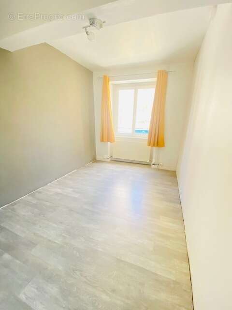 Maison à PANISSIERES