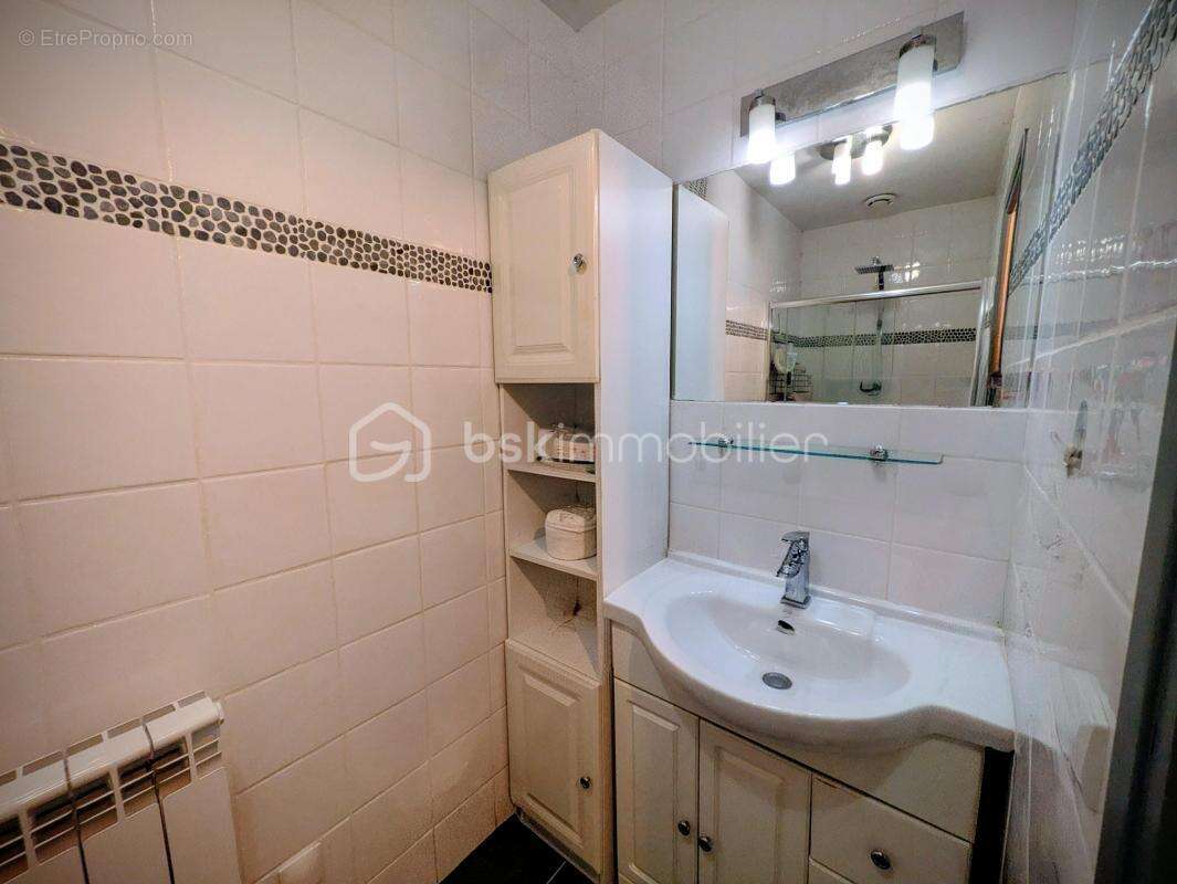 Maison à CHARMES-SUR-RHONE