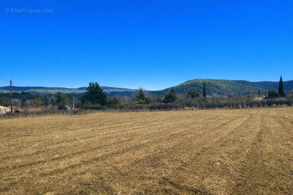 Terrain à SALERNES