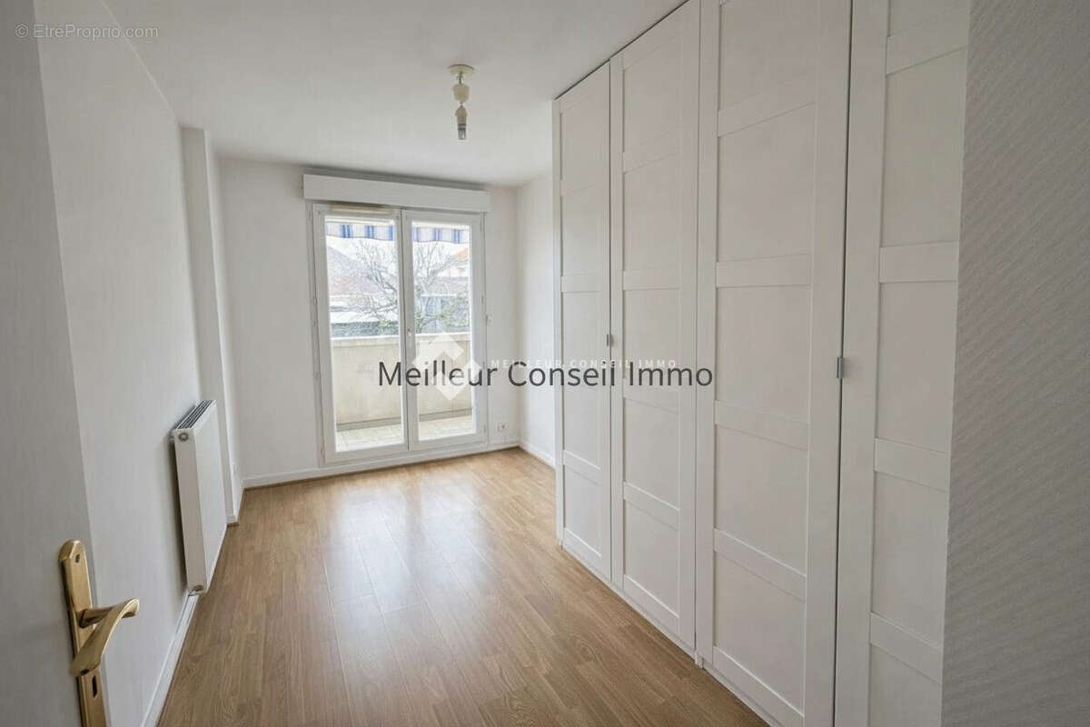 Appartement à LE BLANC-MESNIL