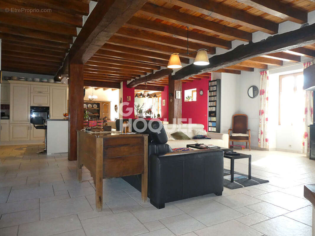 Maison à CHEMILLY-SUR-YONNE