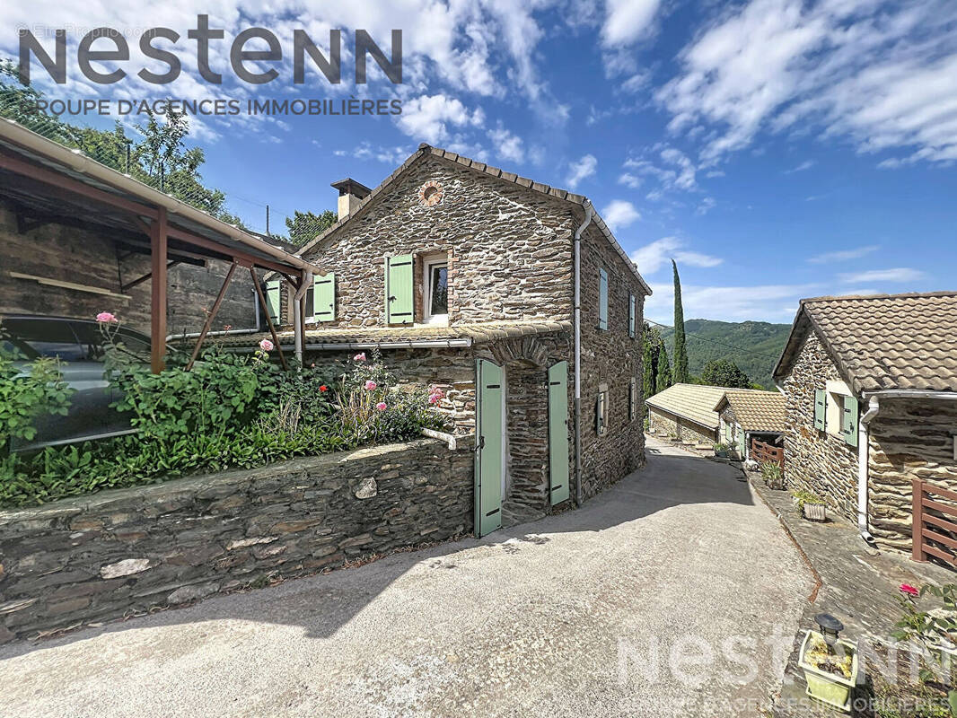 Maison à LE COLLET-DE-DEZE