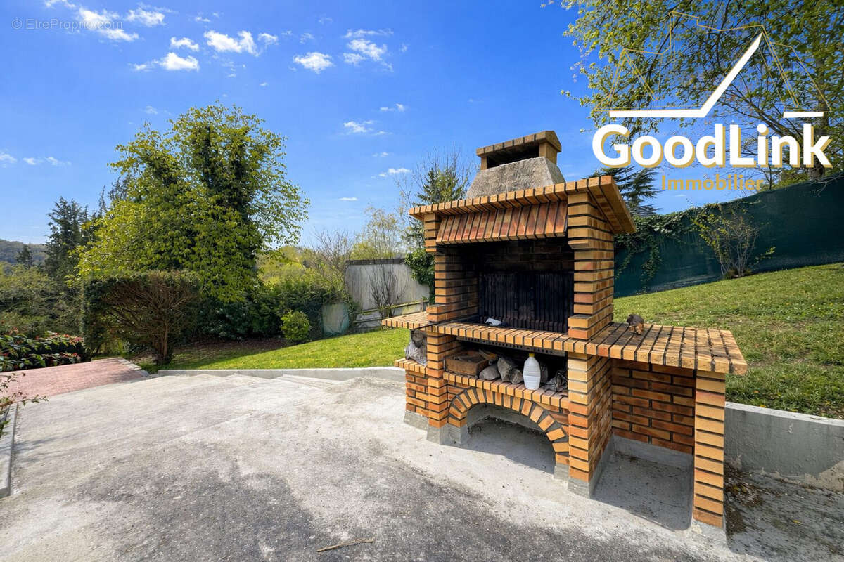 Maison à CRECY-LA-CHAPELLE