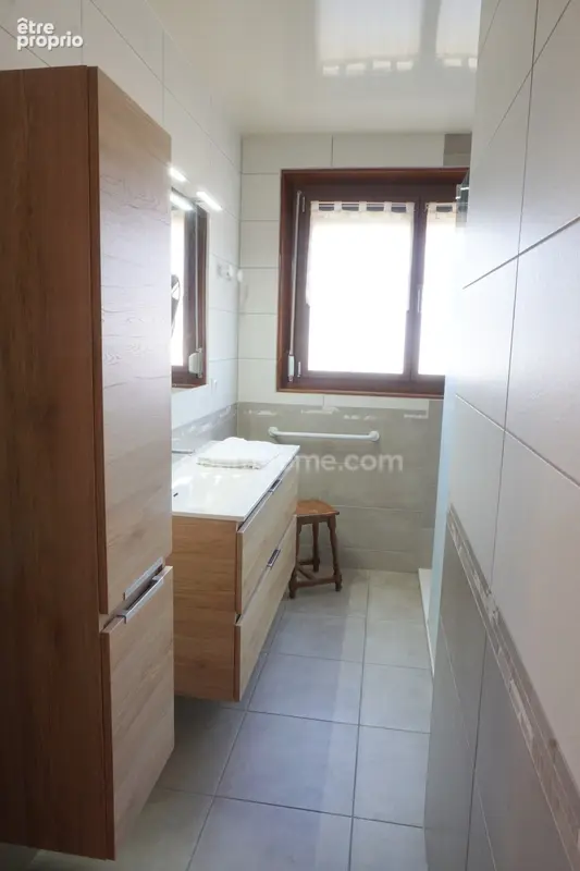 Maison de 155 m² à vendre en excellent état, 4 chambres, 6 pièces et spacieux garage - photo 9