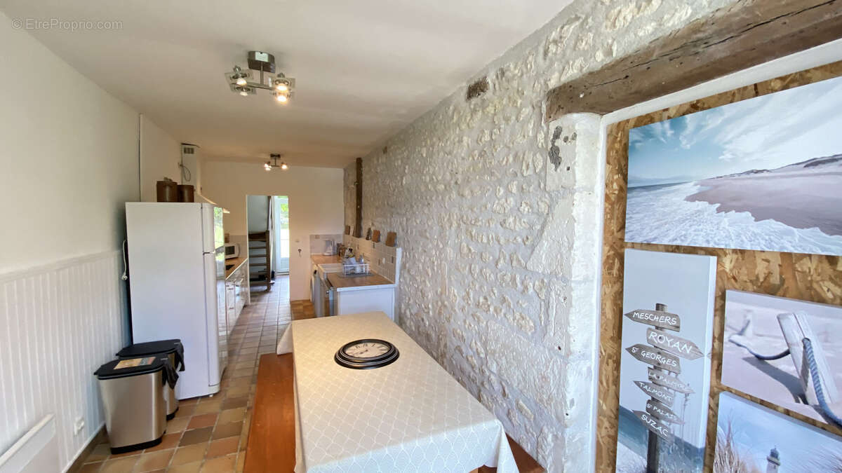 Maison à MORTAGNE-SUR-GIRONDE