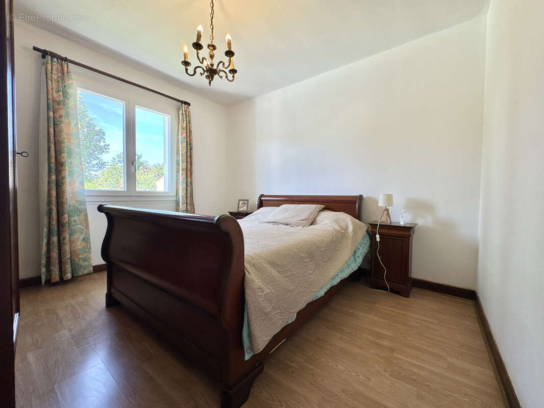 Maison de plain pied avec piscine. - photo 8