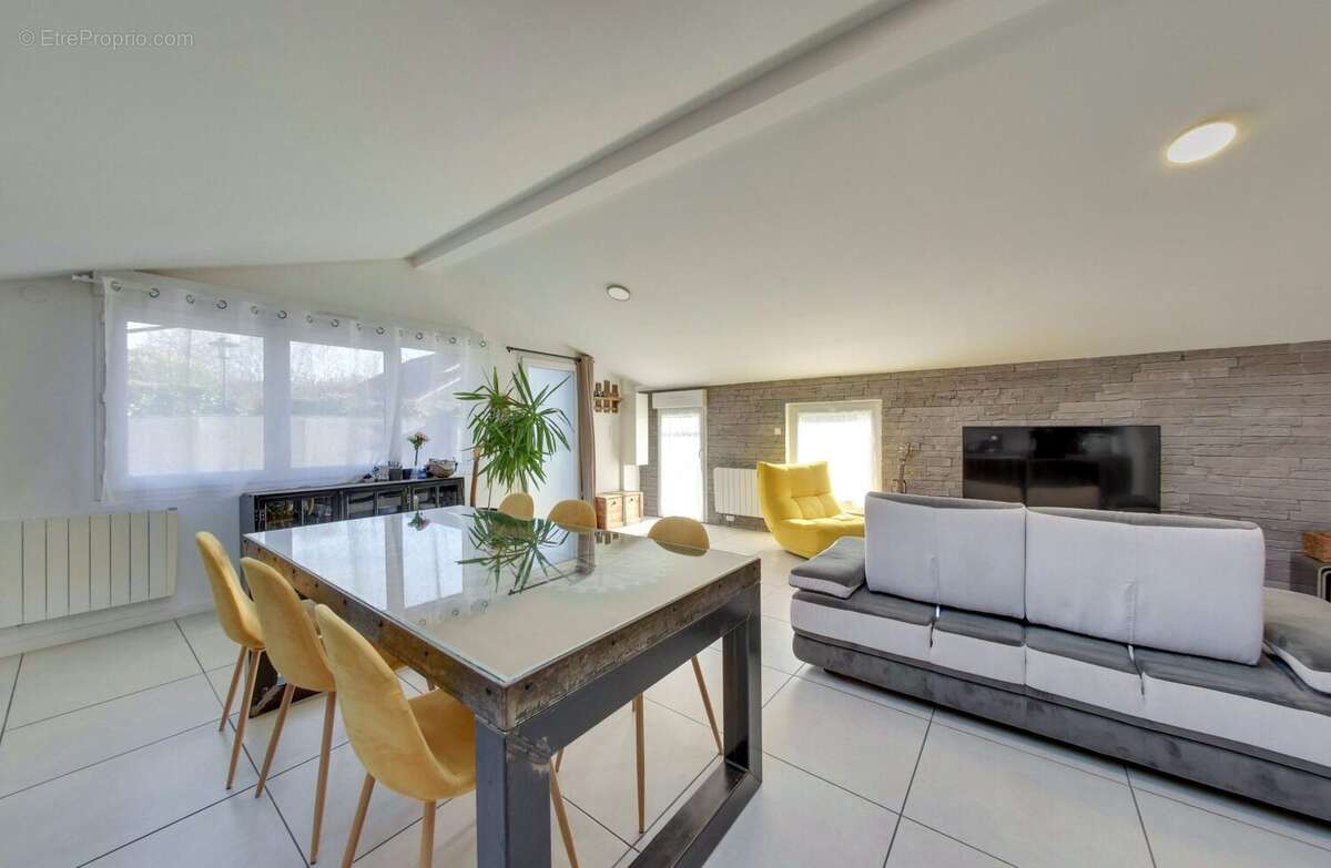 Appartement à CLAIX