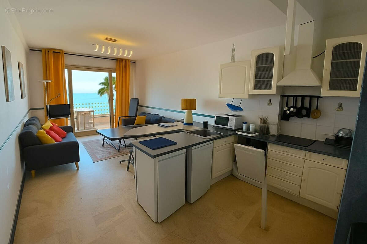 Appartement 81 m² à Antibes  - photo 3