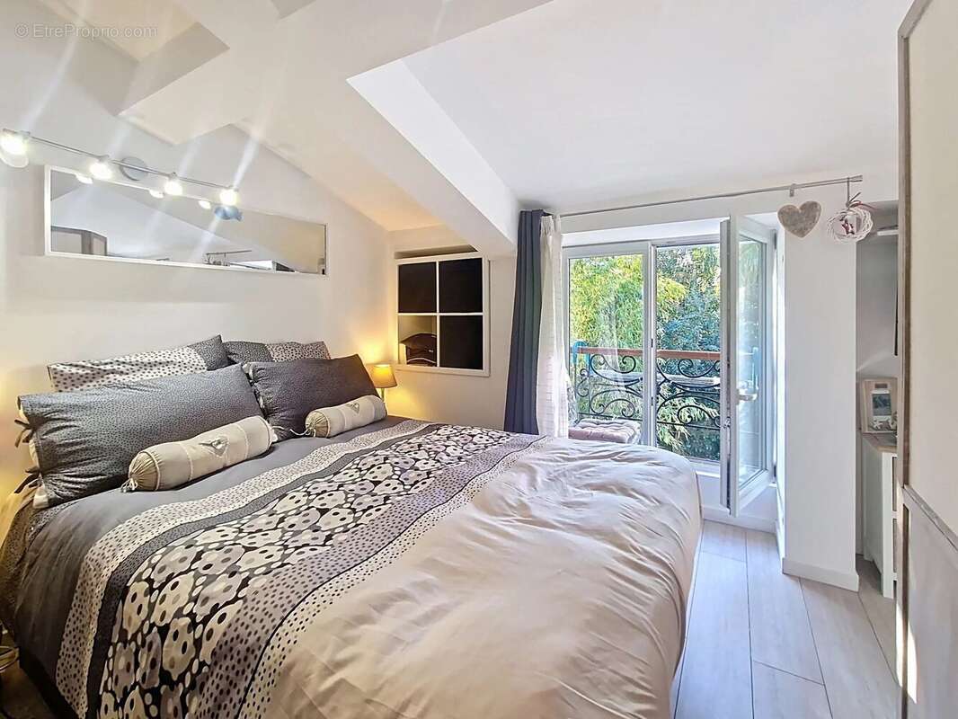 Cannes bas st nicolas - studio meublé avec mezzanine - au calme - photo 4