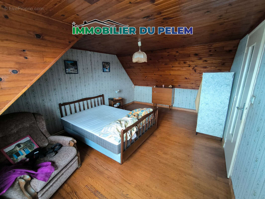 Maison à SAINT-NICOLAS-DU-PELEM