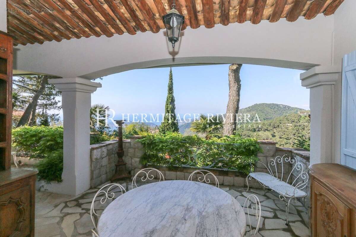 Maison à EZE