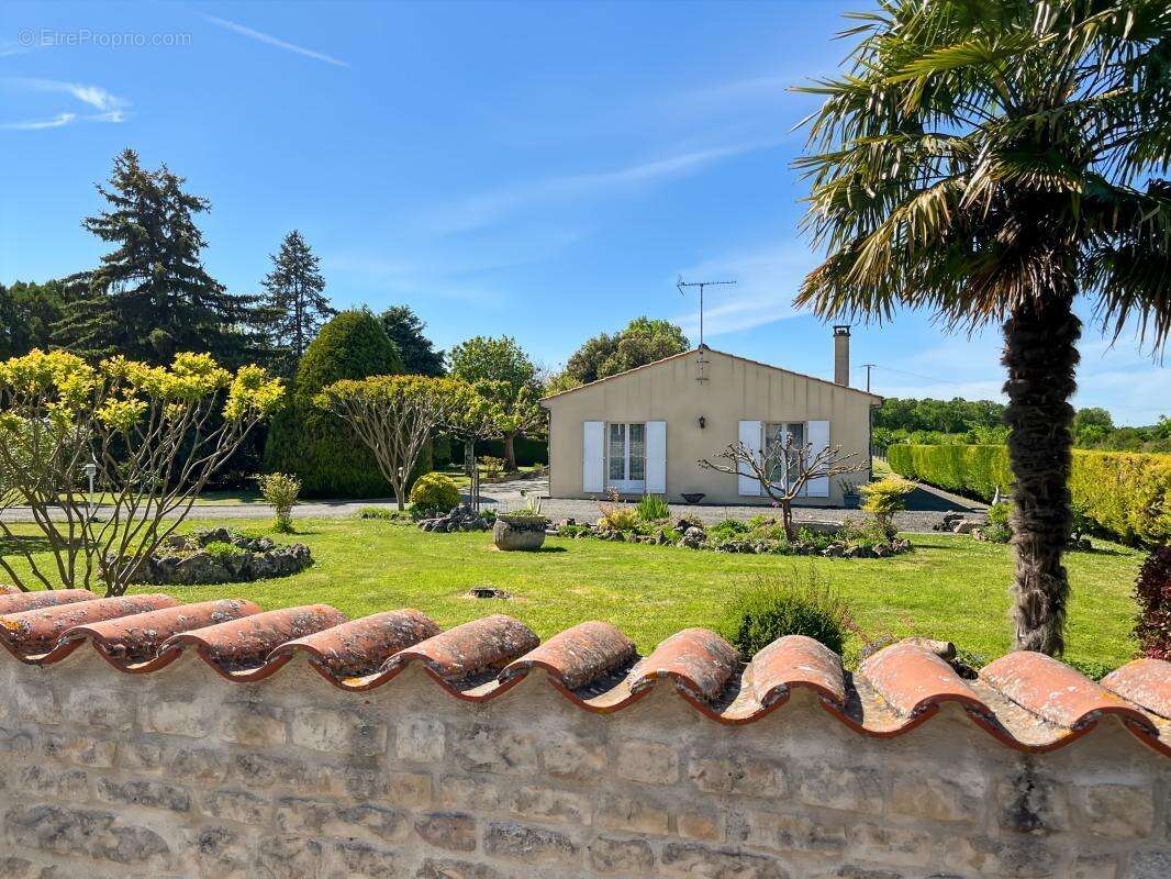 Maison à LOUZIGNAC