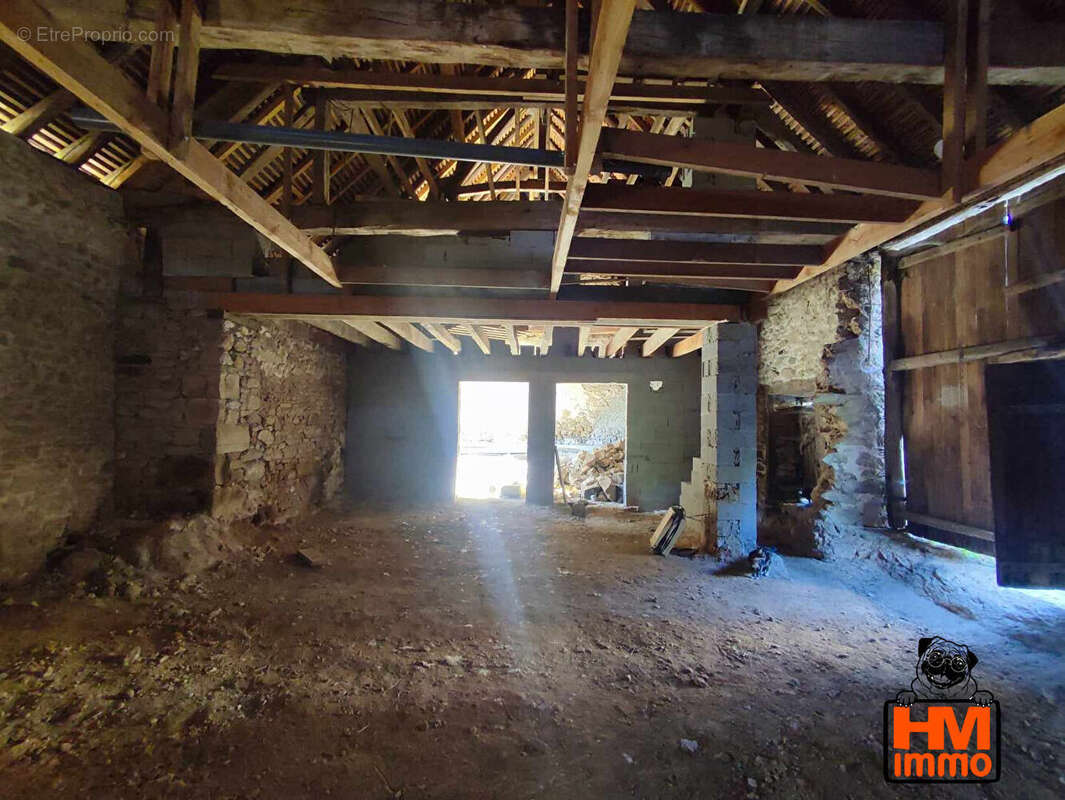 Maison à SAINT-HILAIRE-LES-PLACES