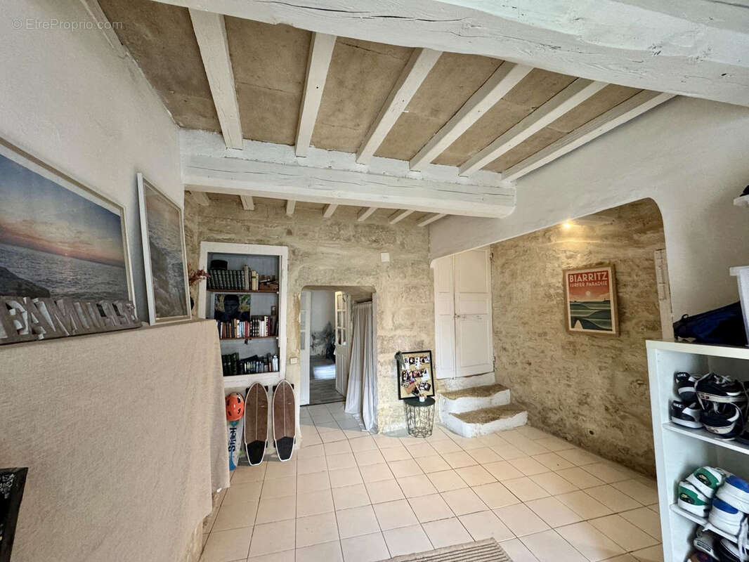 Maison à GALLARGUES-LE-MONTUEUX