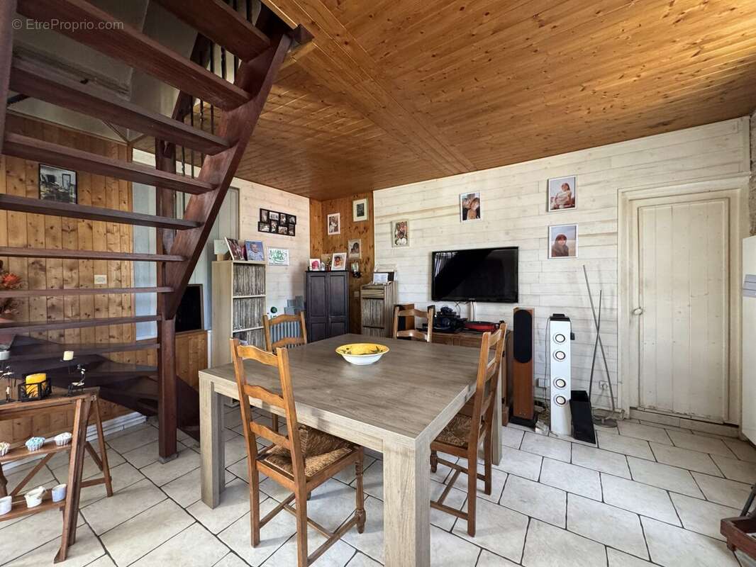 Maison 73 m² à Hondouville  - photo 4