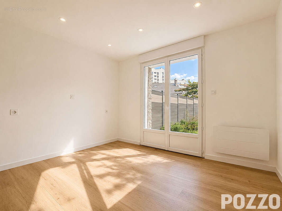 POZZO Immobilier vous propose un appartement 2 pièces avec un jardin  privatif de 300 m². - photo 4