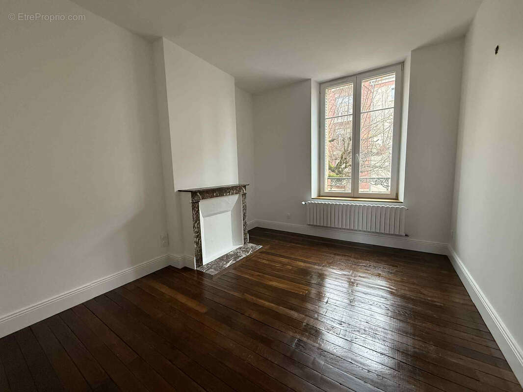 Appartement à CHARLEVILLE-MEZIERES