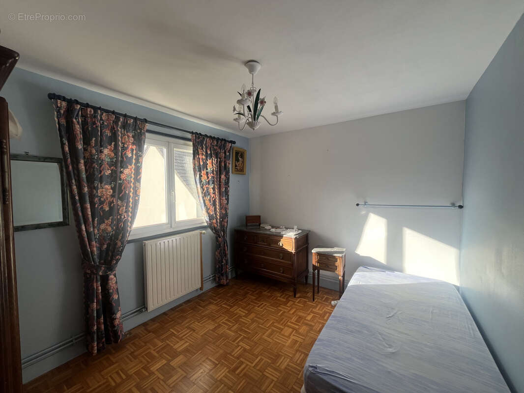 Maison à PORT-EN-BESSIN-HUPPAIN