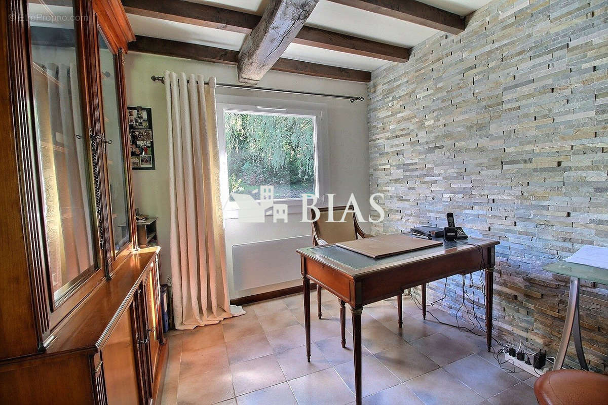 Maison à NEUVILLE-FERRIERES