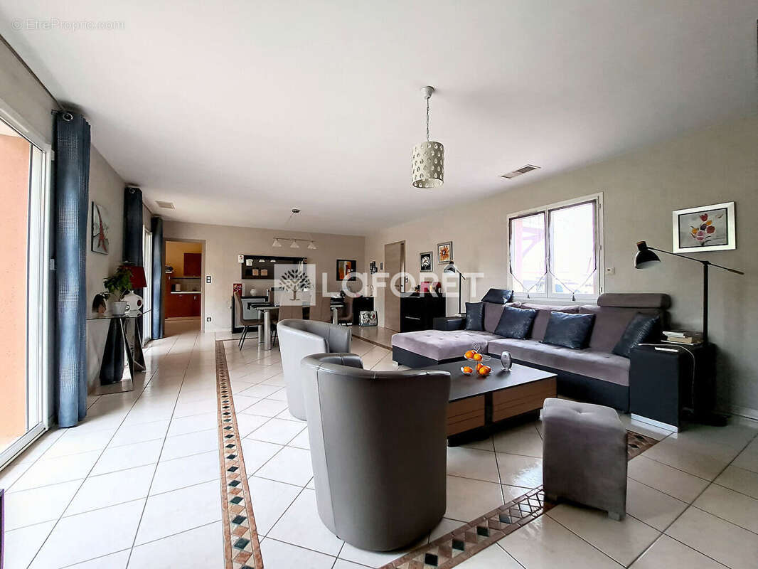 Villemur-sur-Tarn, Maison de 150 m² avec piscine sur parcelle de 2 500 m² !!! - photo 5