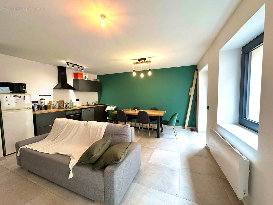 Appartement à THURINS