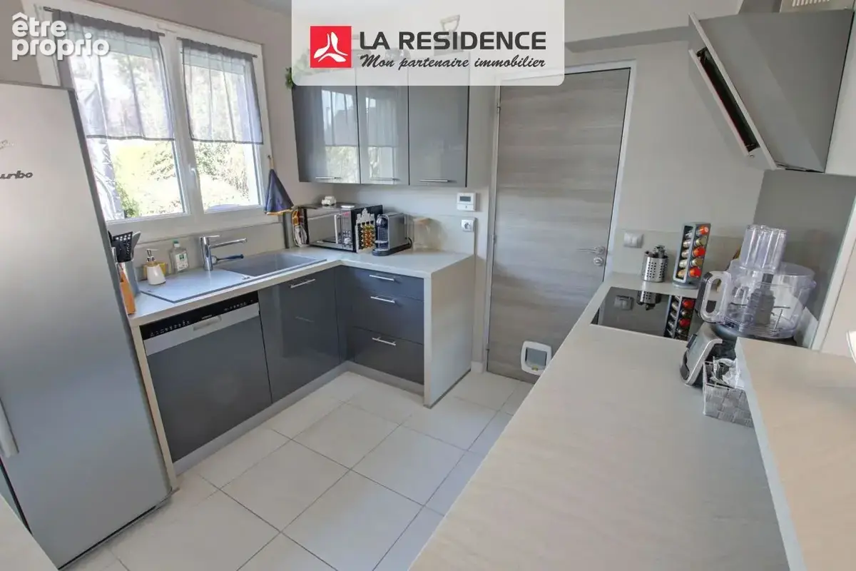 Maison 6 pièces 135 m² à vendre à Le Mesnil-Saint-Denis (78320) - photo 4