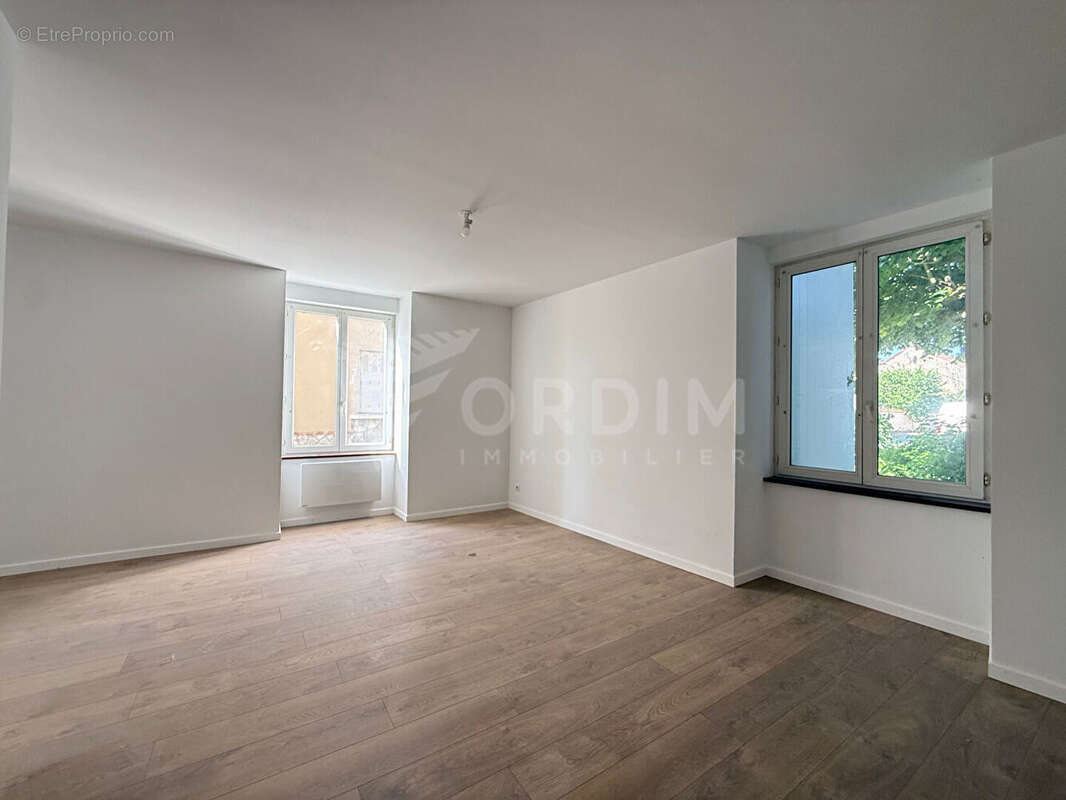 Appartement à NEUVY-SUR-LOIRE