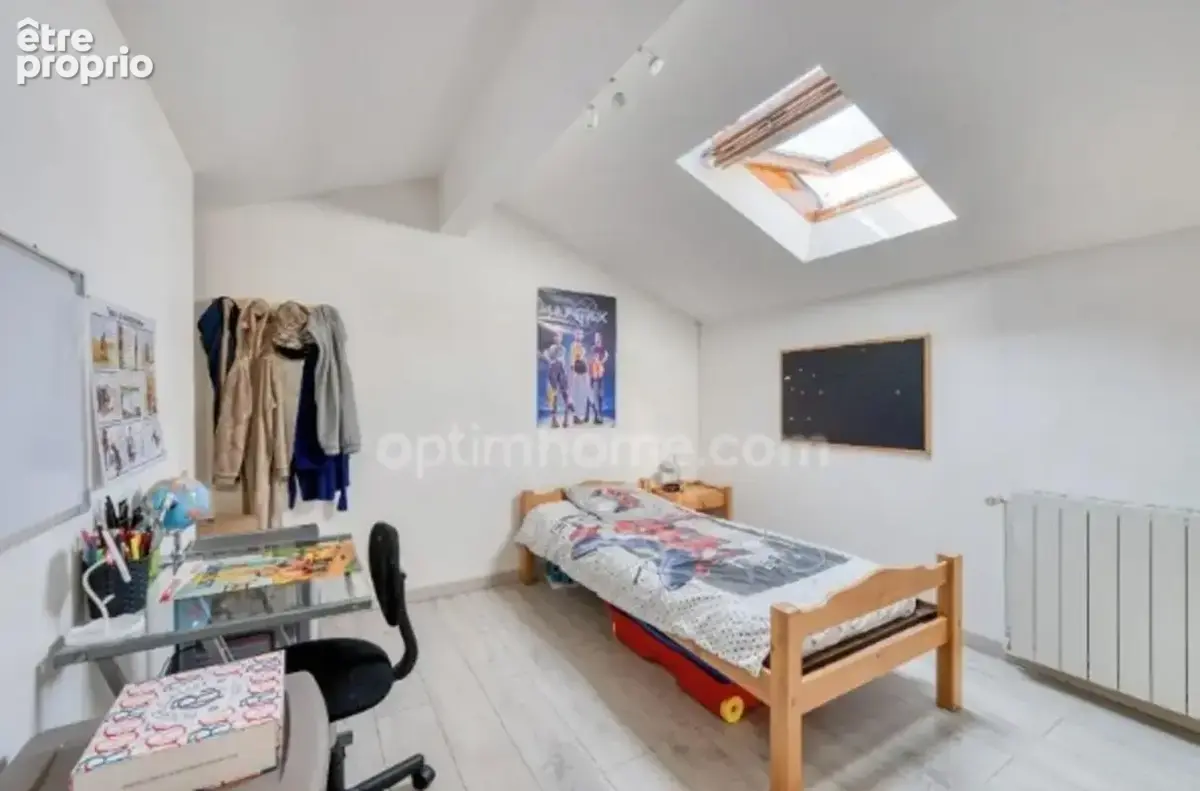 Maison familiale, 5 chambres, terrain de 685 m² et nombreux équipements sur Pessac (33) - photo 11